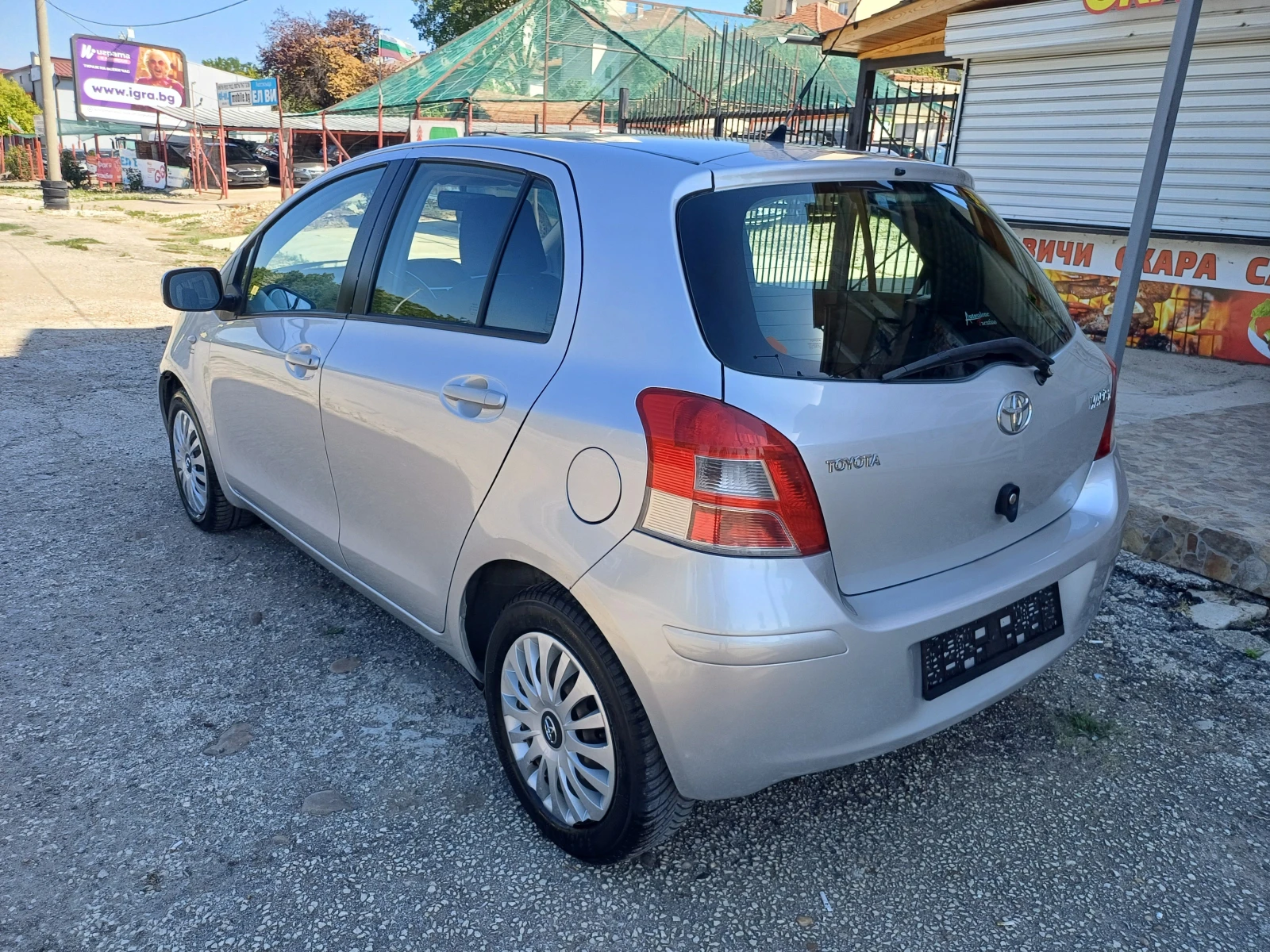 Toyota Yaris  ГАЗ, Климатроник , снимка 7 - Автомобили и джипове - 54378640