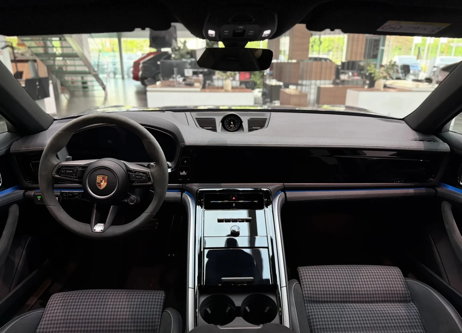 Porsche Panamera 4 E-Hybrud, снимка 8 - Автомобили и джипове - 54734478