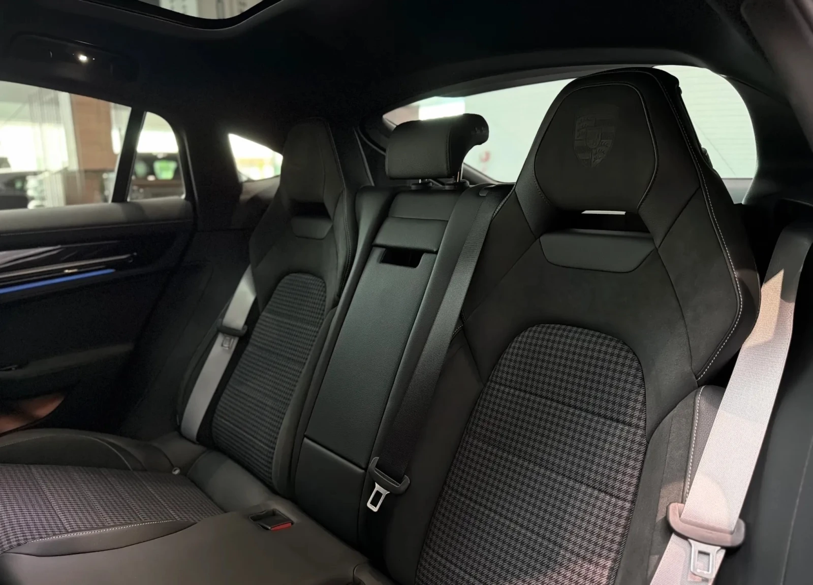Porsche Panamera 4 E-Hybrud, снимка 9 - Автомобили и джипове - 54734478