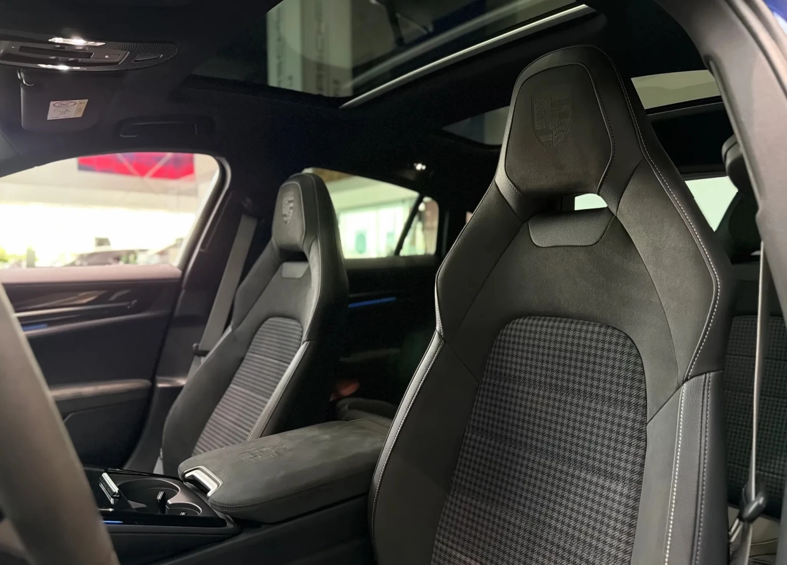 Porsche Panamera 4 E-Hybrud, снимка 7 - Автомобили и джипове - 54734478