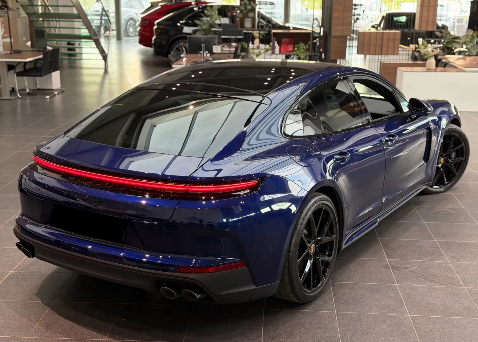 Porsche Panamera 4 E-Hybrud, снимка 5 - Автомобили и джипове - 54734478