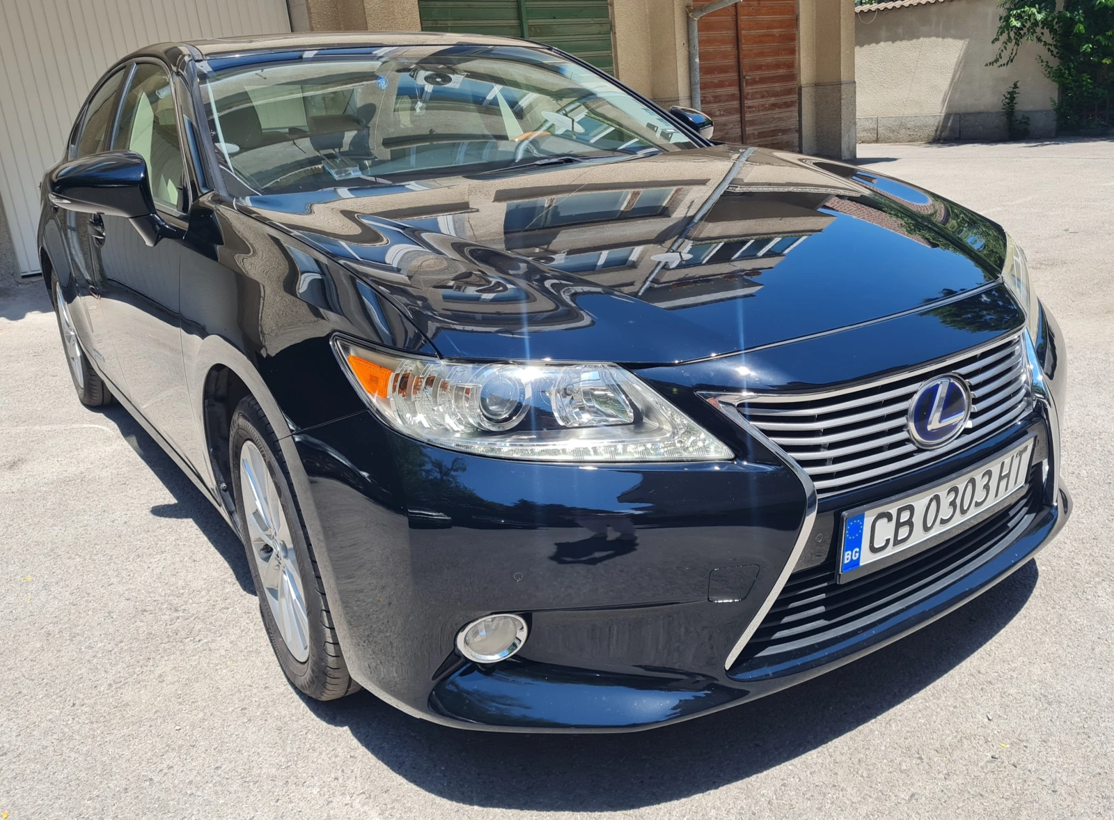 Lexus ES 300 H, снимка 2 - Автомобили и джипове - 55128780