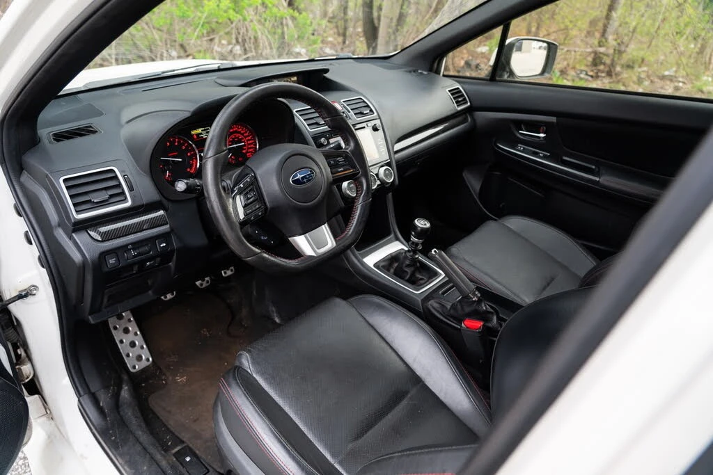 Subaru WRX * Manual* KEYLESS* Camera* ПОДГРЕВ* , снимка 17 - Автомобили и джипове - 55431397