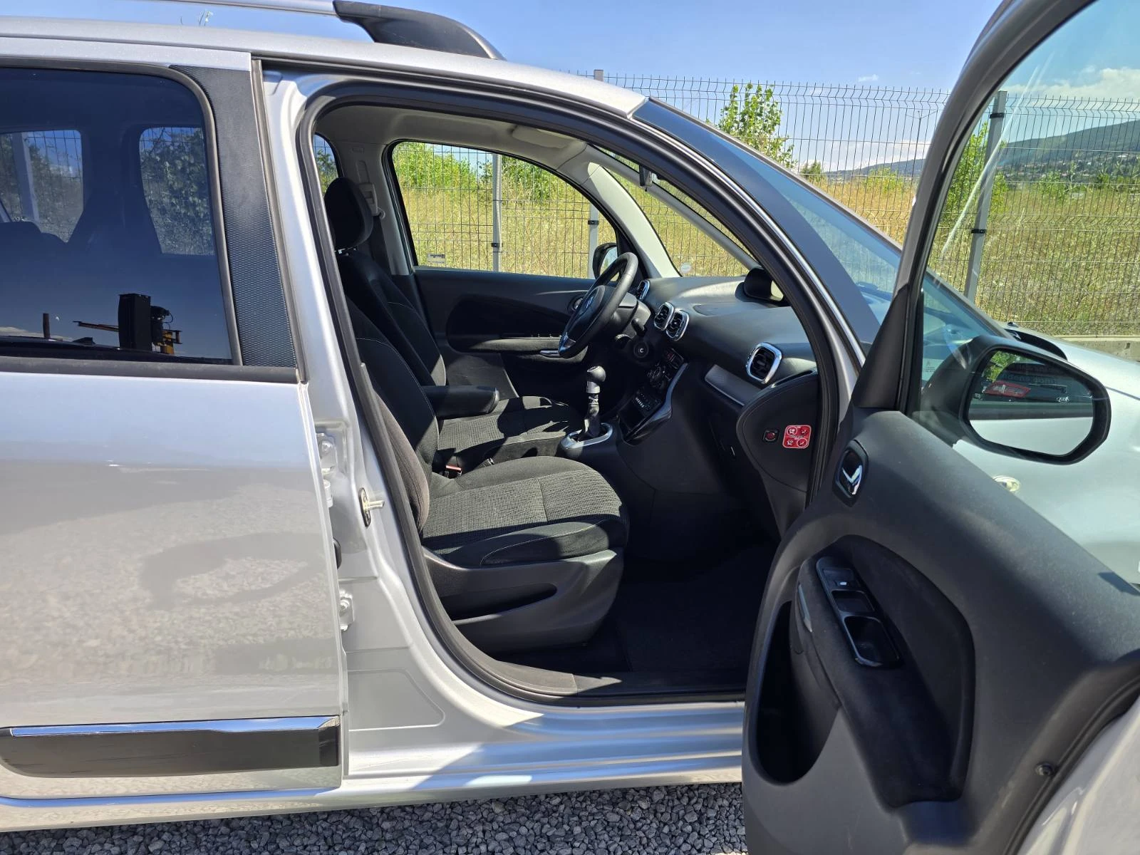 Citroen C3 Picasso 1.4i КЛИМАТРОНИК EXCLUSIVE, снимка 9 - Автомобили и джипове - 55542237