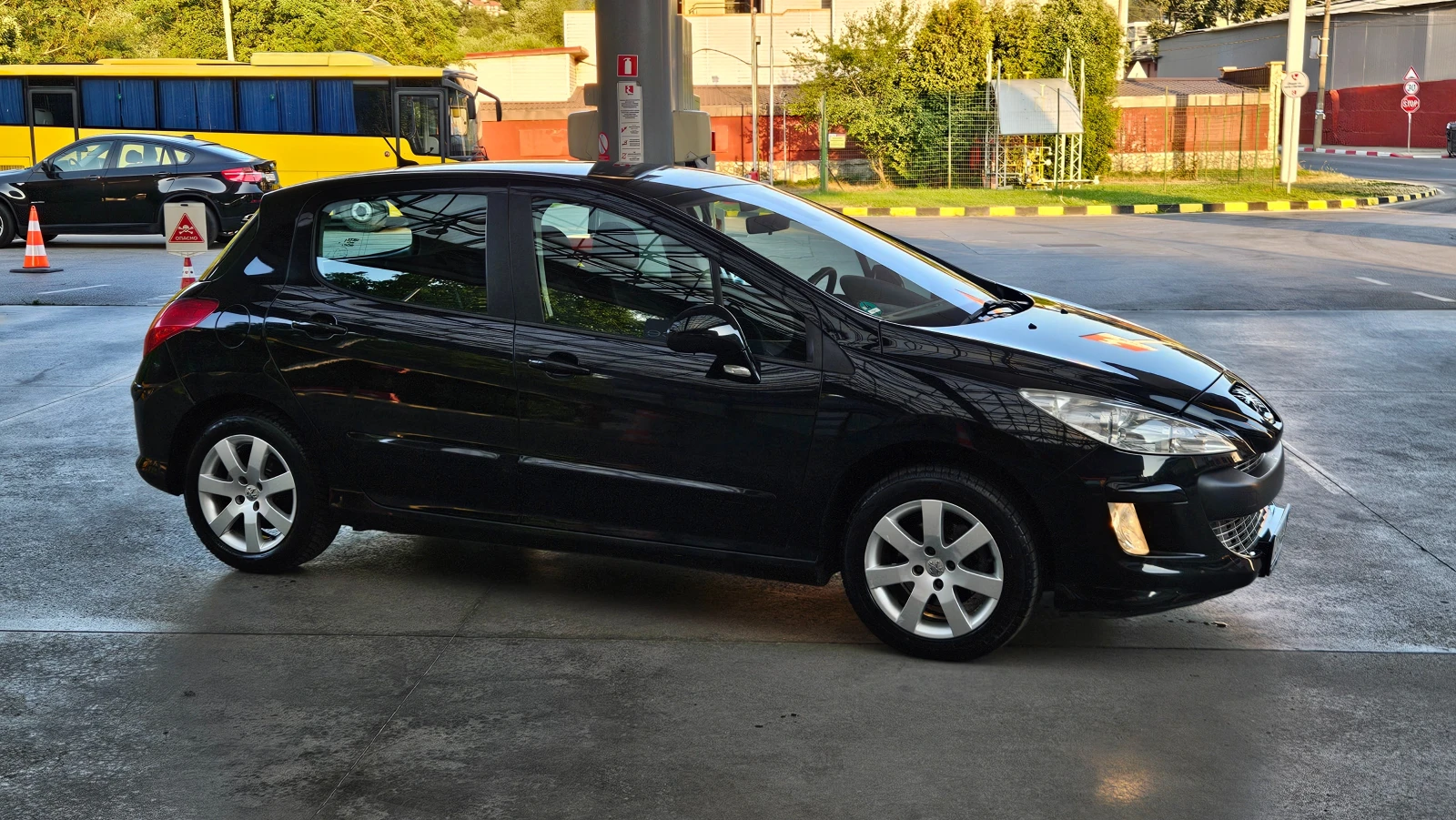 Peugeot 308 1.6 KLIMATRONIK/BENZIN, снимка 7 - Автомобили и джипове - 55681407