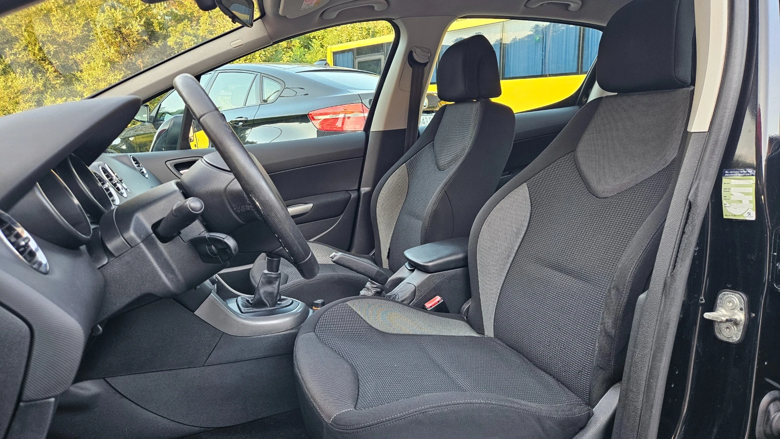 Peugeot 308 1.6 KLIMATRONIK/BENZIN, снимка 12 - Автомобили и джипове - 55681407