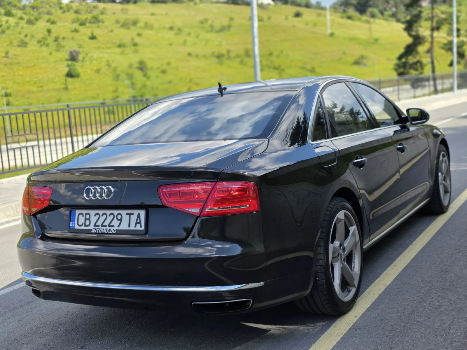Audi A8 4.2 TDI  !!ТОП!! МАСАЖИ, НОЩНО ВИЖДАНЕ, ОБДУХВАНЕ, снимка 5 - Автомобили и джипове - 55749196