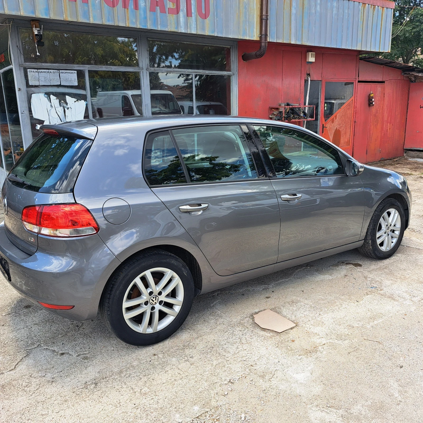 VW Golf 1, 6 TDI 105кс., снимка 4 - Автомобили и джипове - 55952419