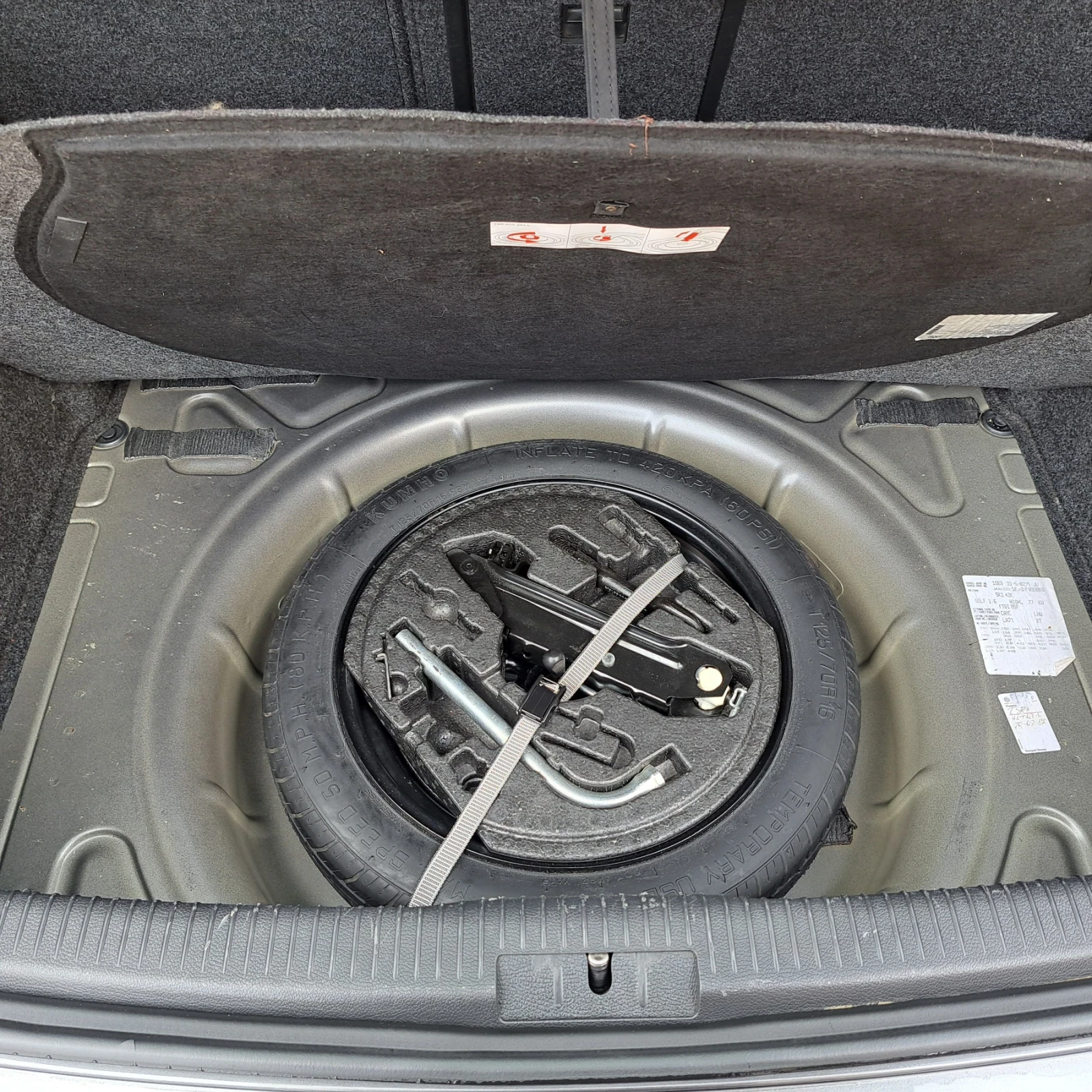 VW Golf 1, 6 TDI 105кс., снимка 11 - Автомобили и джипове - 55952419