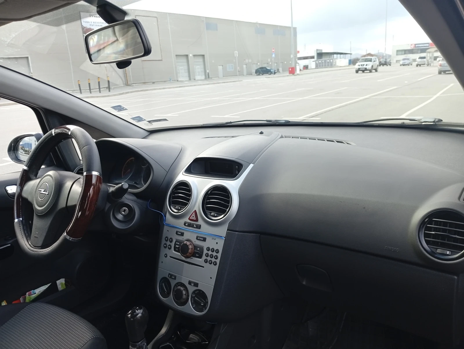Opel Corsa Газов инжекцион , снимка 7 - Автомобили и джипове - 56160572