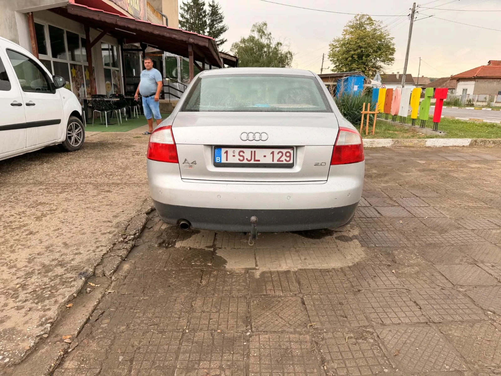 Audi A4 2.0 бензин, снимка 4 - Автомобили и джипове - 56416529