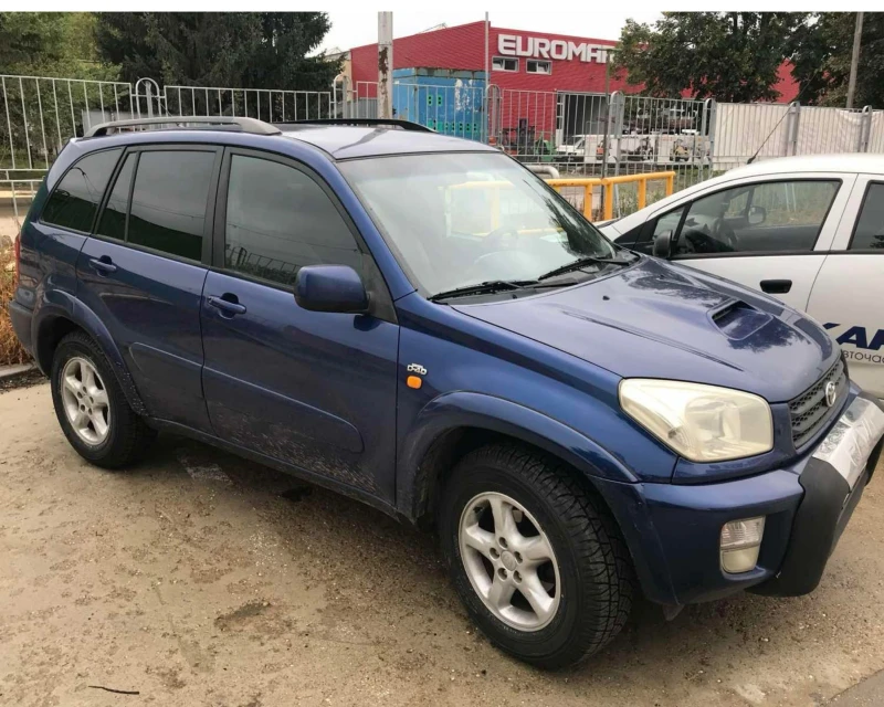 Toyota Rav4 2.0 D4D, снимка 3 - Автомобили и джипове - 47116530