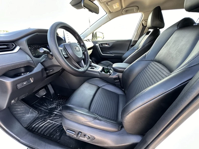 Toyota Rav4 2500, снимка 13 - Автомобили и джипове - 52473301