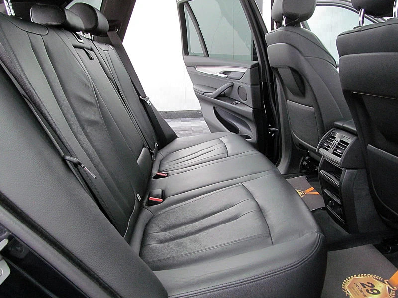 BMW X5 PANORAMA/M-paket/KeylessGo/СОБСТВЕН ЛИЗИНГ, снимка 10 - Автомобили и джипове - 51049031