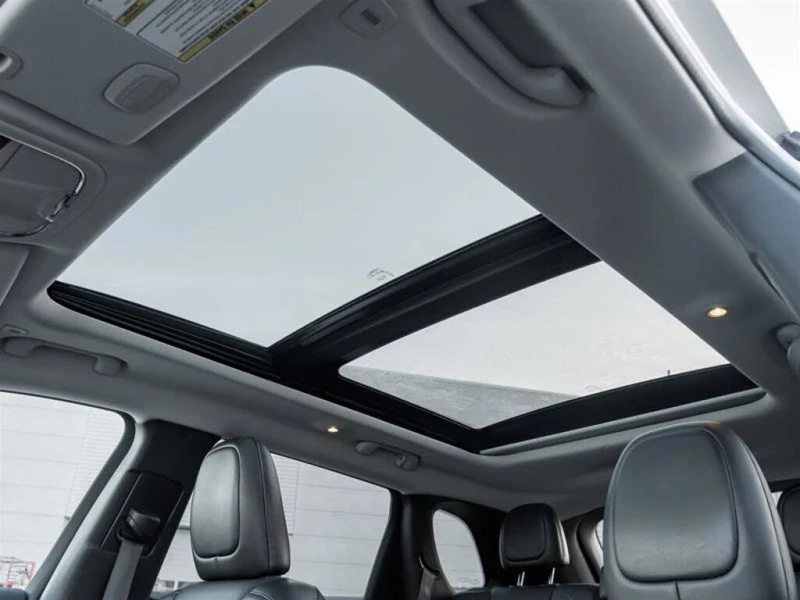 Jeep Cherokee Jeep Cherokee Trailhawk Elite* АвтоКредит* (ДО БГ), снимка 15 - Автомобили и джипове - 53248872