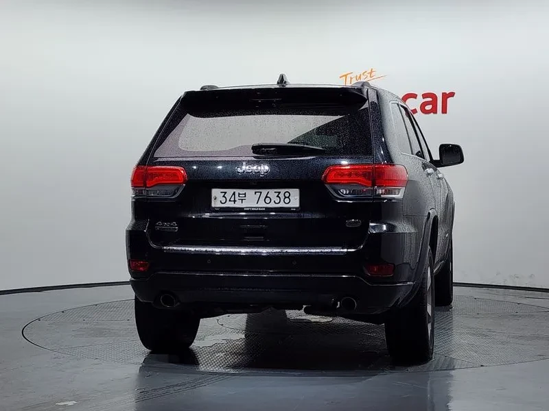 Jeep Grand cherokee 3.0D AWD Overland - изображение 4