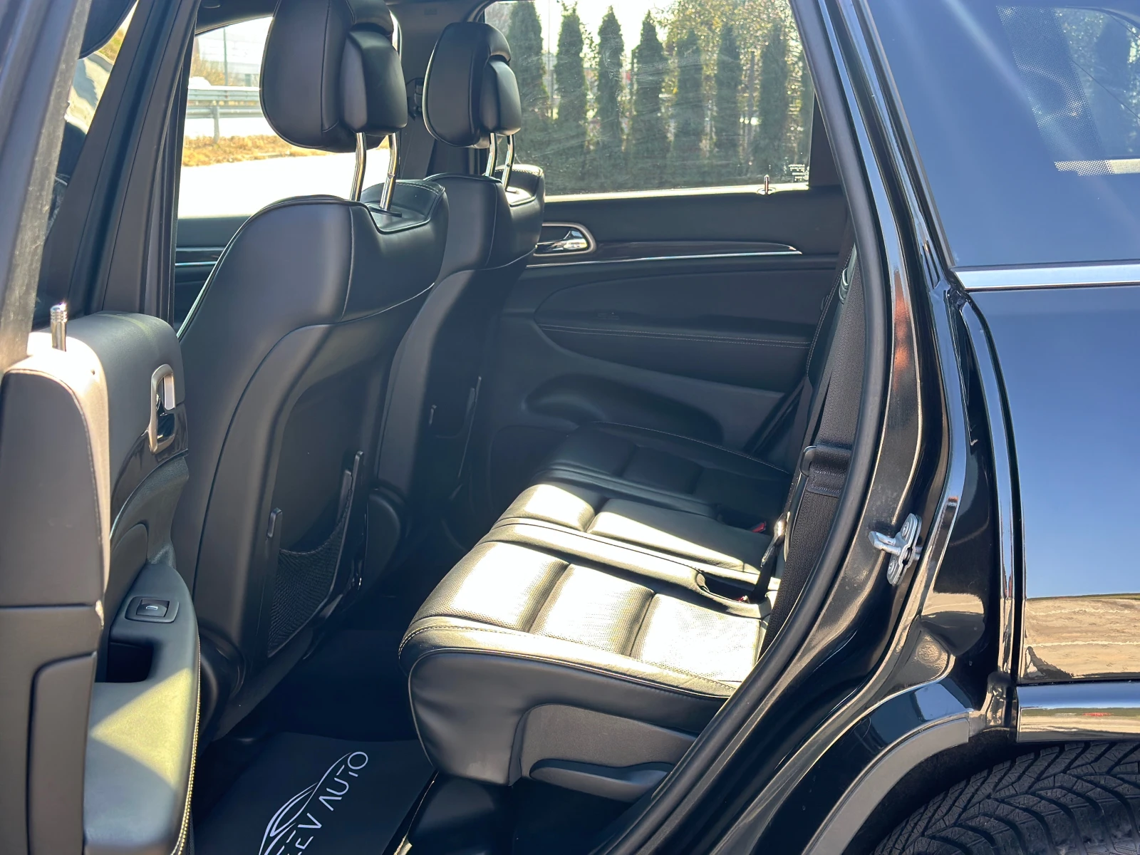 Jeep Grand cherokee OVERLAND#PODGREV#OBDUH#DISTRONIK#PANORAMA | Mobile.bg   11