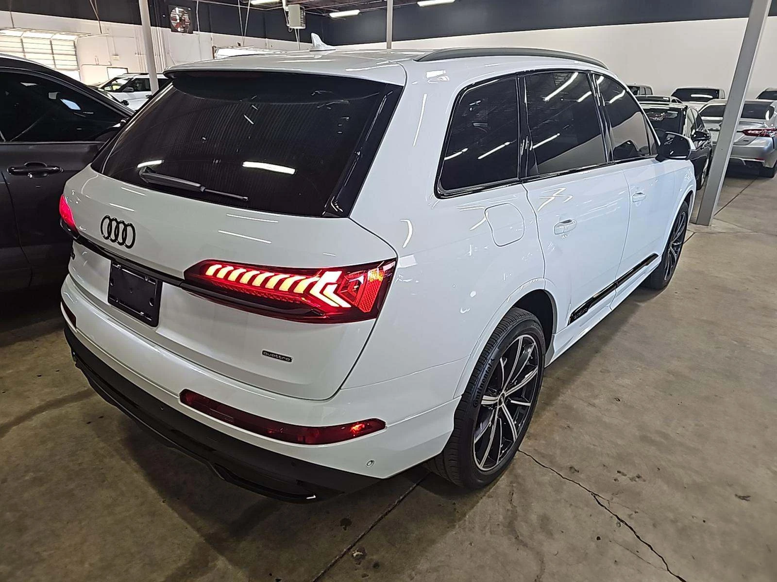 Audi Q7 2022* BLACK OPTIC* VITUAL* PANO* AMBIENT* KEYLESS* - изображение 3