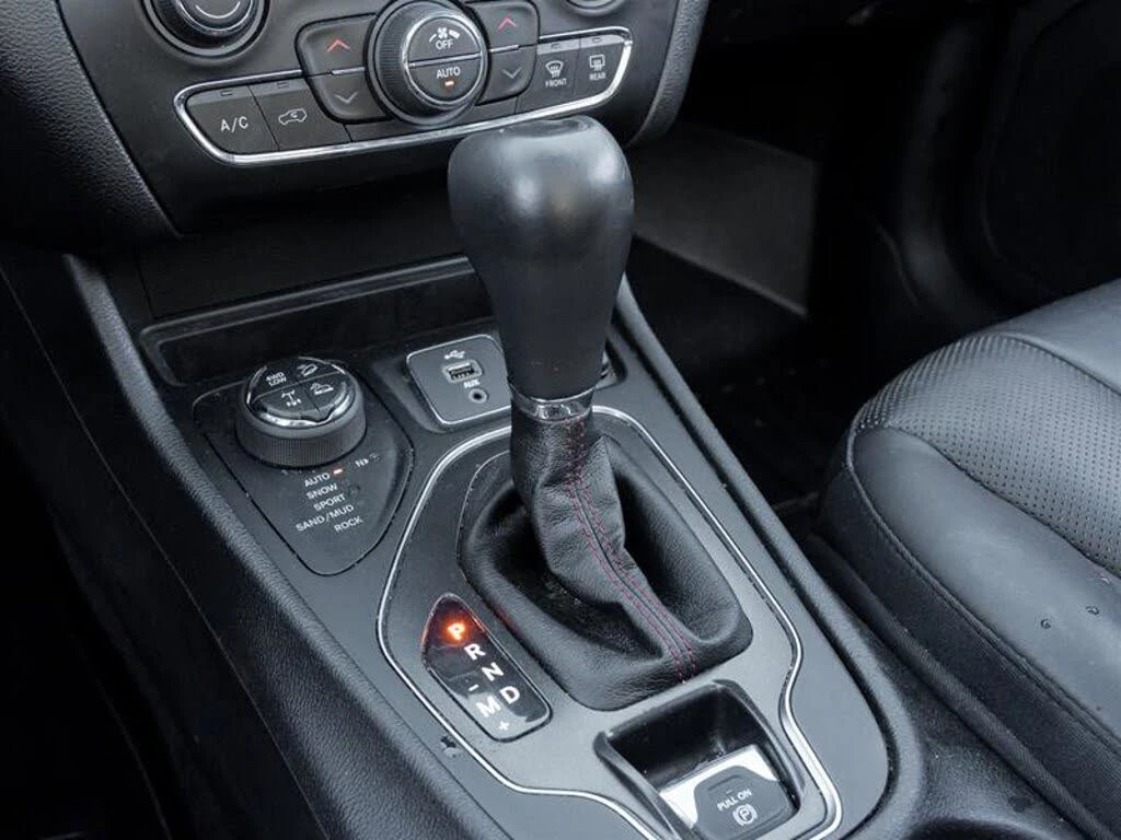 Jeep Cherokee Jeep Cherokee Trailhawk Elite* АвтоКредит* (ДО БГ) - изображение 9