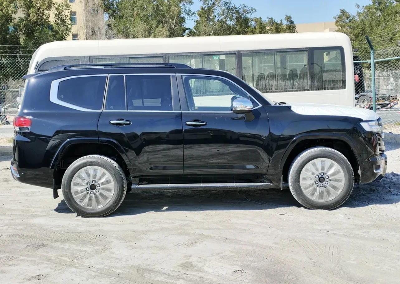 Toyota Land cruiser LC 300 VX-R | FULL OPTIONS | 15KM | Mobile.bg � ����������� 5