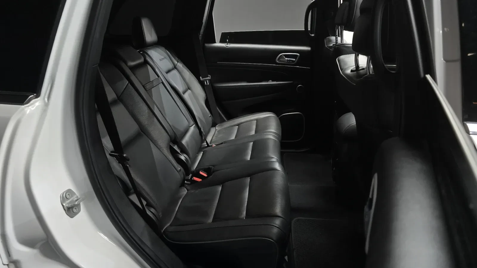 Jeep Grand cherokee SUMMIT/ВЪЗДУШНО ОКАЧВАНЕ/ПОДГРЕВ/ОБДУХ/ДИСТРОНИК/, снимка 13 - Автомобили и джипове - 54766427