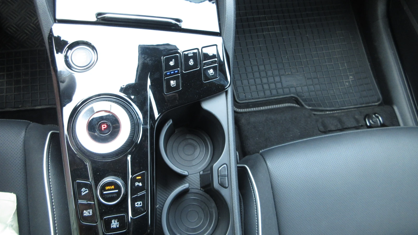 Kia Sportage 1.6-PHEV-GT-LINE 4x4-FULL MAX, снимка 12 - Автомобили и джипове - 54869857