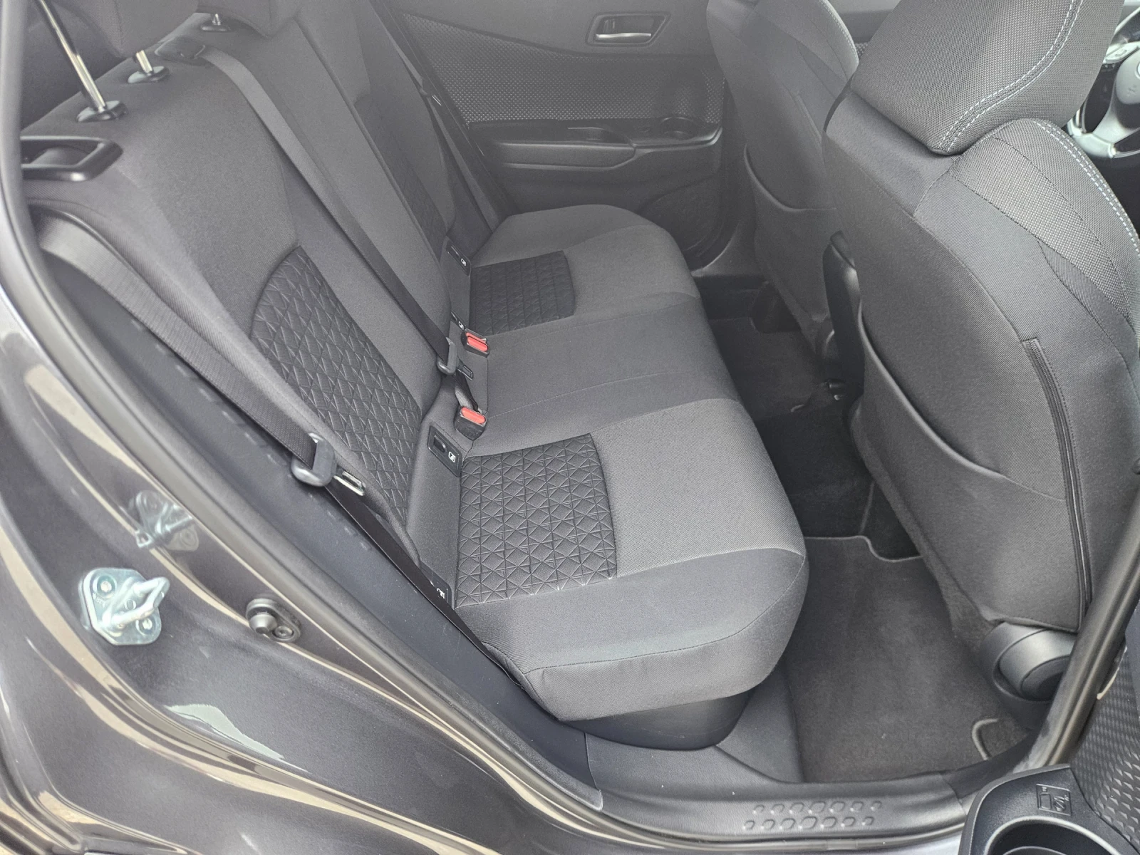 Toyota C-HR 2.0 52000km, снимка 15 - Автомобили и джипове - 56235020