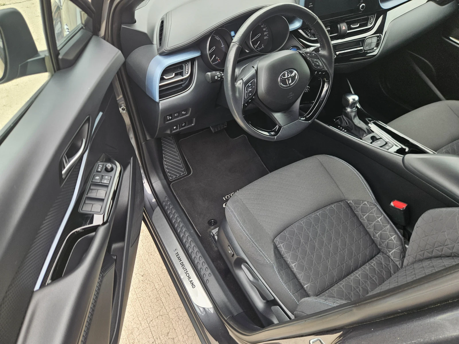 Toyota C-HR 2.0 52000km, снимка 14 - Автомобили и джипове - 56235020