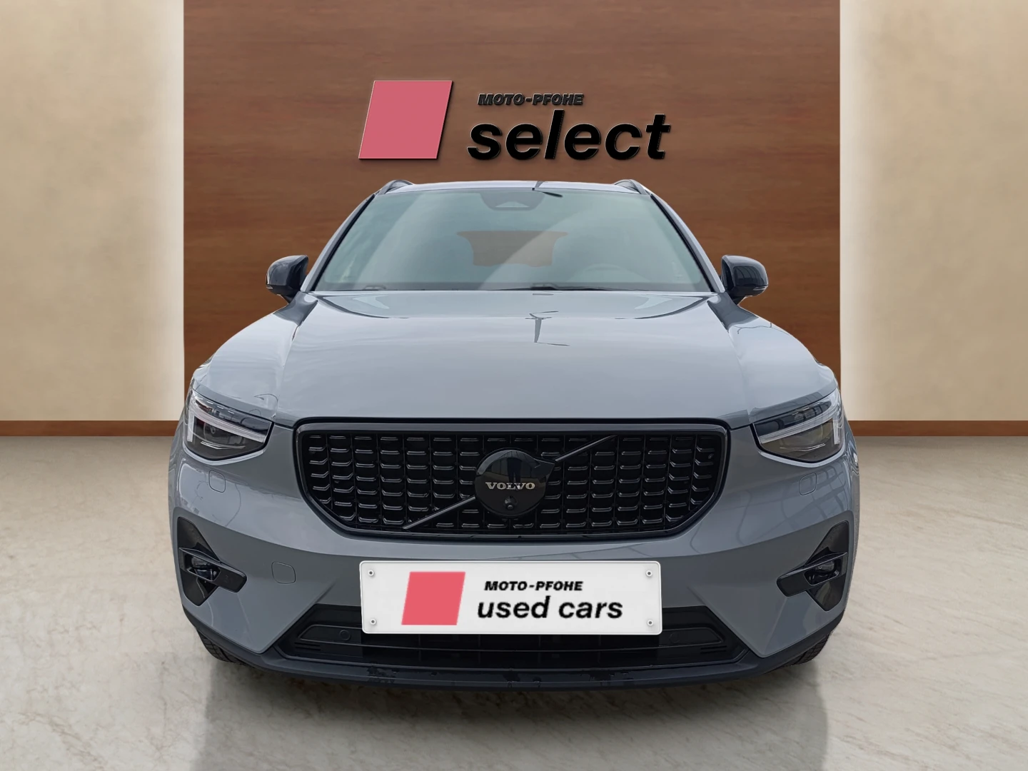 Volvo XC40 2.0 B4, снимка 2 - Автомобили и джипове - 56273959