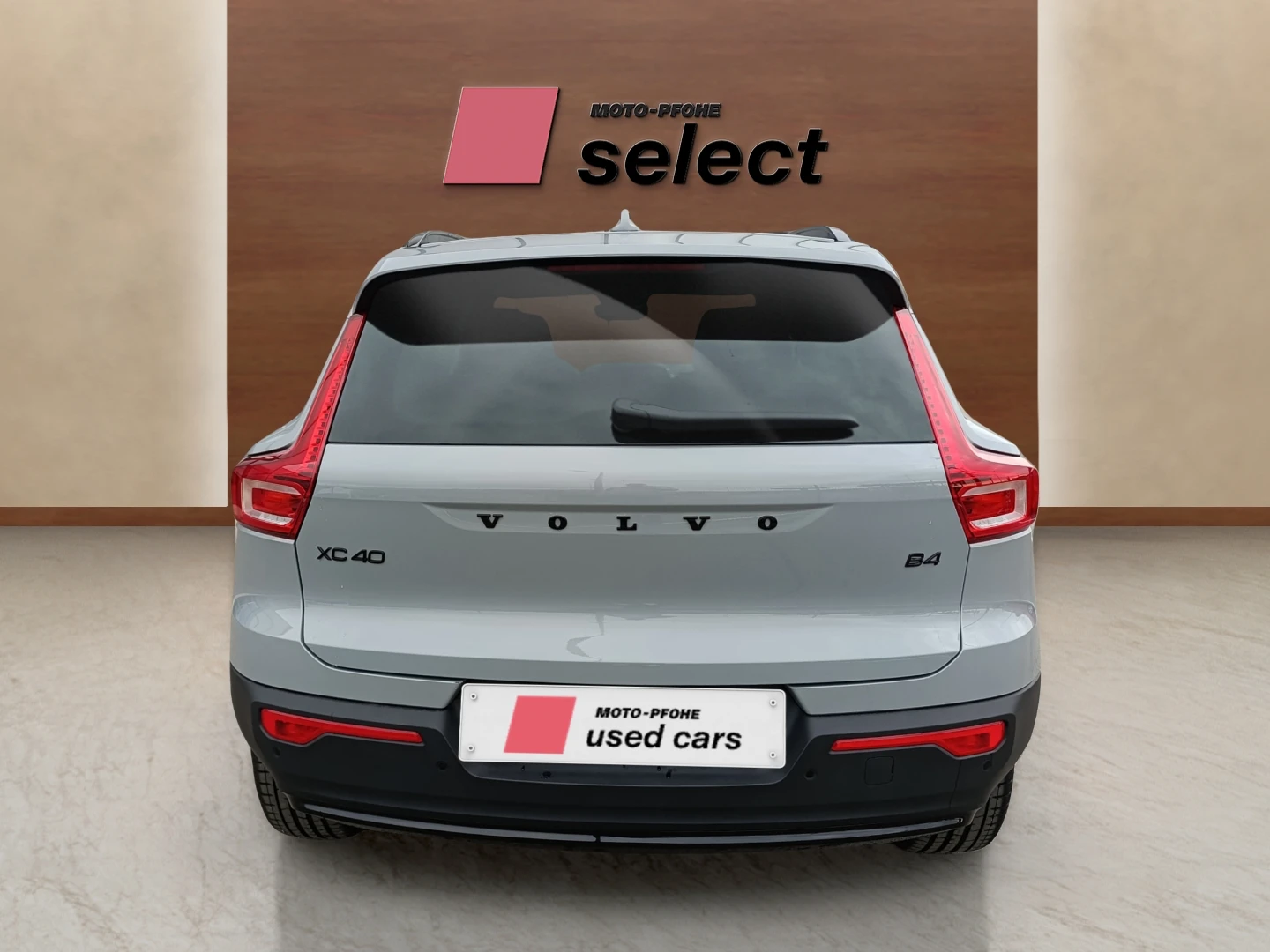 Volvo XC40 2.0 B4, снимка 6 - Автомобили и джипове - 56273959