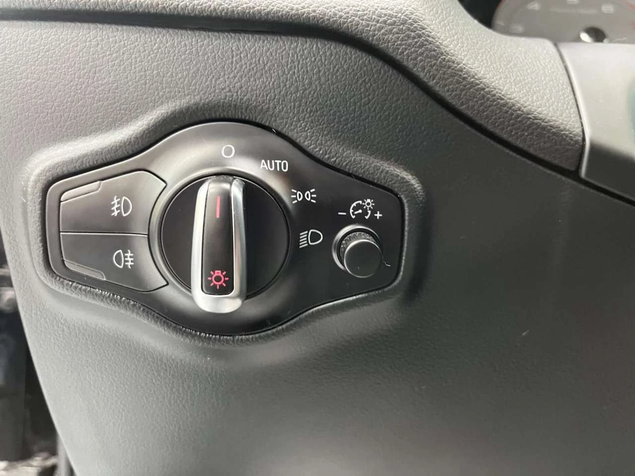 Audi SQ5 PREMIUM / AWD + AUTO + TOIT + CAMERA + BLUETOOTH +, снимка 14 - Автомобили и джипове - 56438260