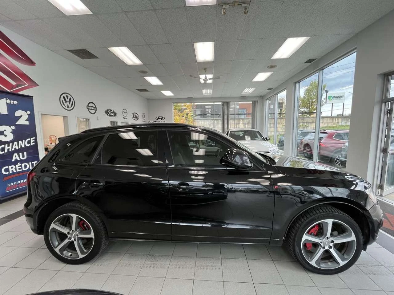 Audi SQ5 PREMIUM / AWD + AUTO + TOIT + CAMERA + BLUETOOTH +, снимка 4 - Автомобили и джипове - 56438260