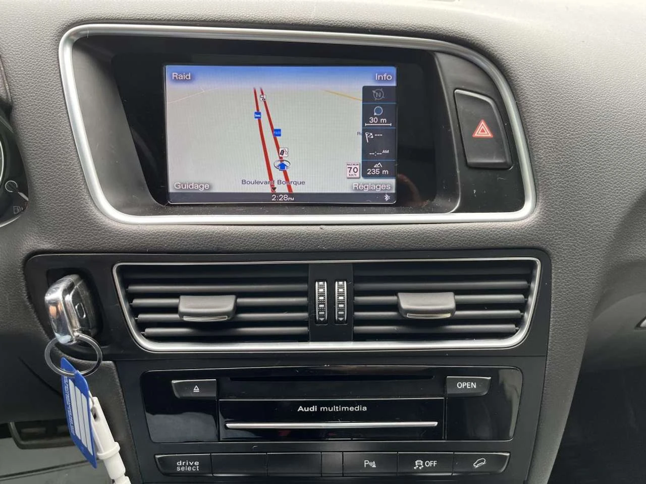 Audi SQ5 PREMIUM / AWD + AUTO + TOIT + CAMERA + BLUETOOTH +, снимка 17 - Автомобили и джипове - 56438260