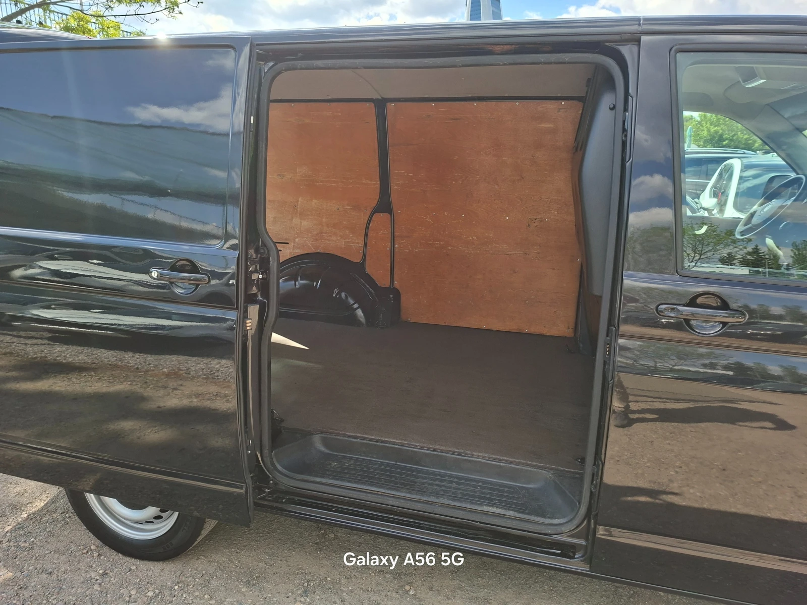 VW T5 1, 9 TDi 102кс., снимка 9 - Бусове и автобуси - 54411798