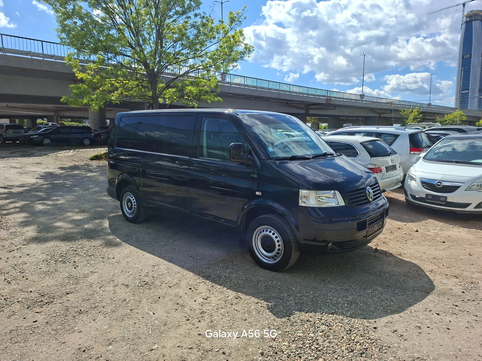 VW T5 1, 9 TDi 102кс., снимка 2 - Бусове и автобуси - 54411798