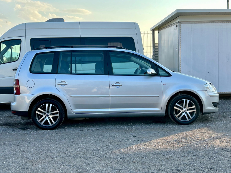 VW Touran 2.0* EcoFuel* 6+ 1, снимка 2 - Автомобили и джипове - 46434320