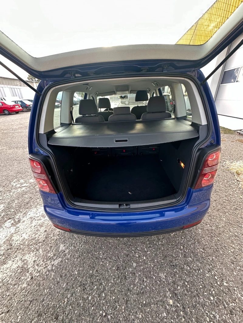 VW Touran, снимка 6 - Автомобили и джипове - 47473726