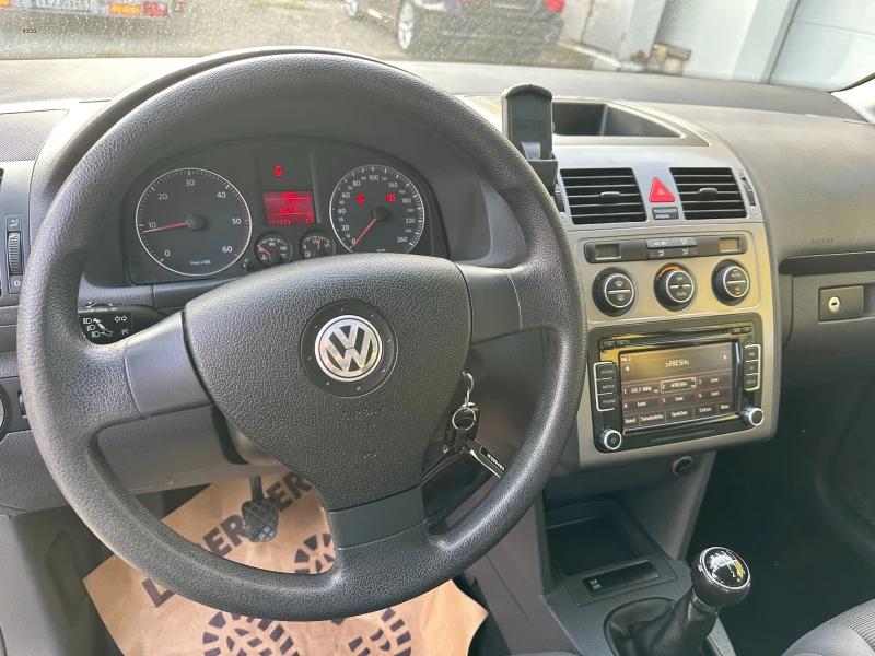 VW Touran, снимка 8 - Автомобили и джипове - 47473726