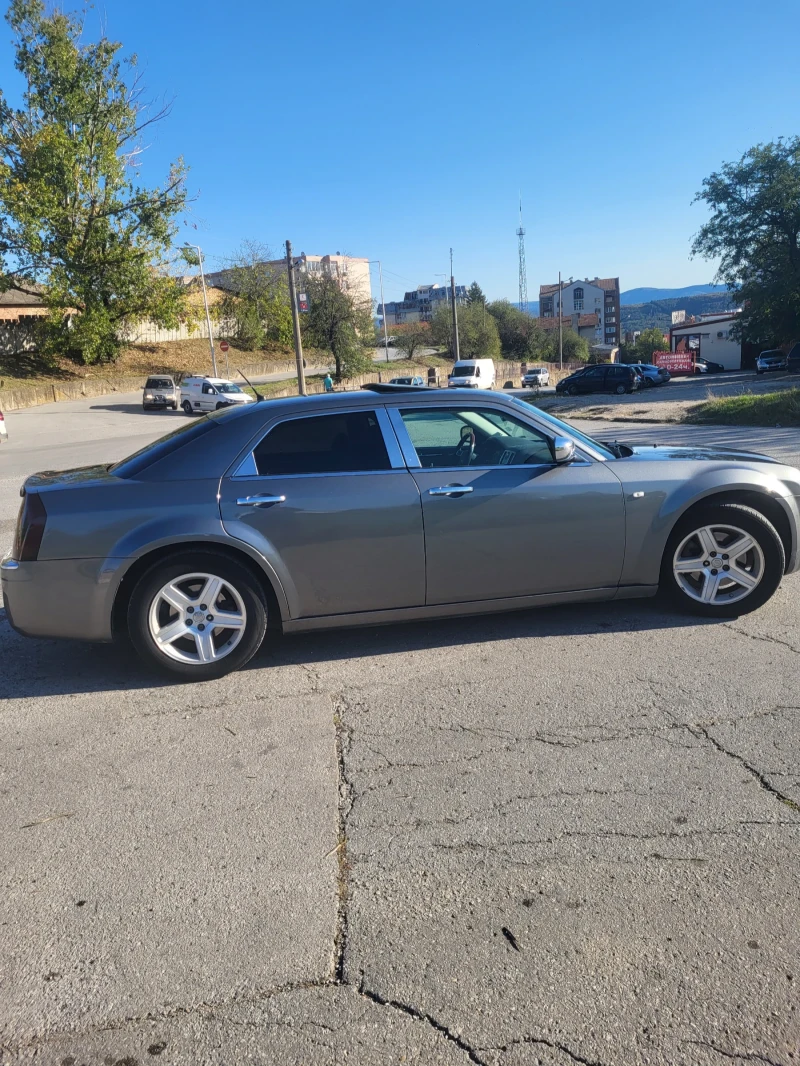 Chrysler 300c, снимка 1 - Автомобили и джипове - 47679988