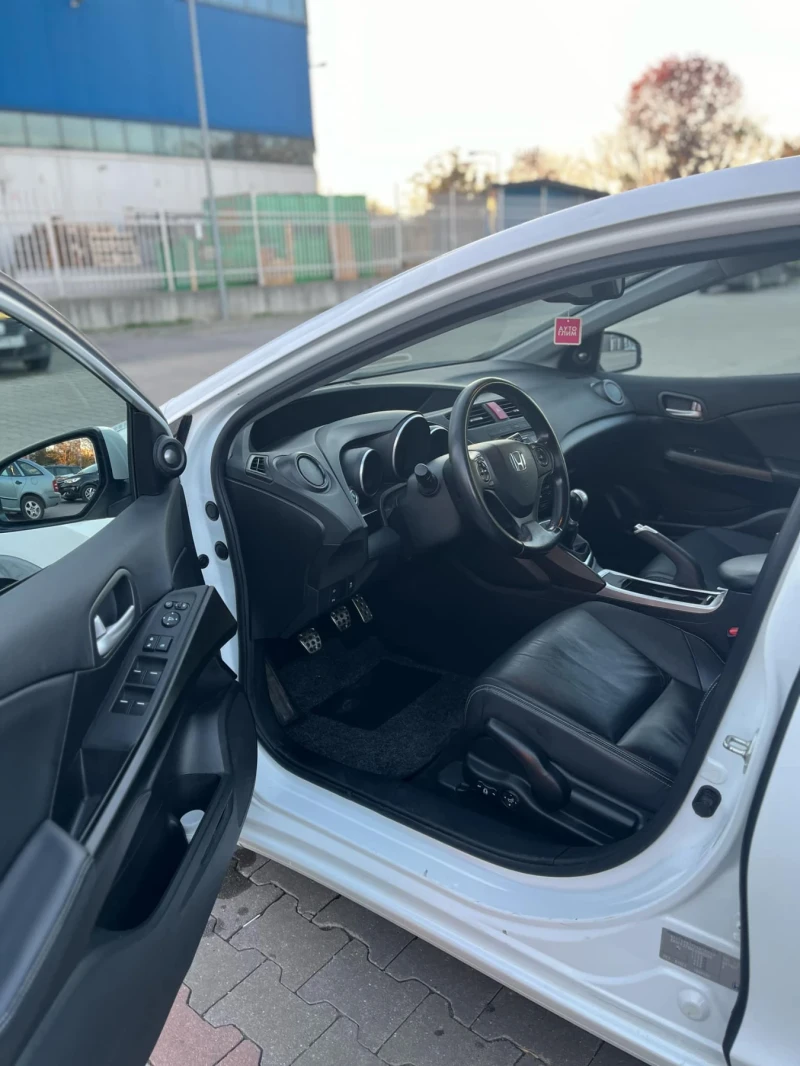 Honda Civic 1.8 i, снимка 9 - Автомобили и джипове - 47817555