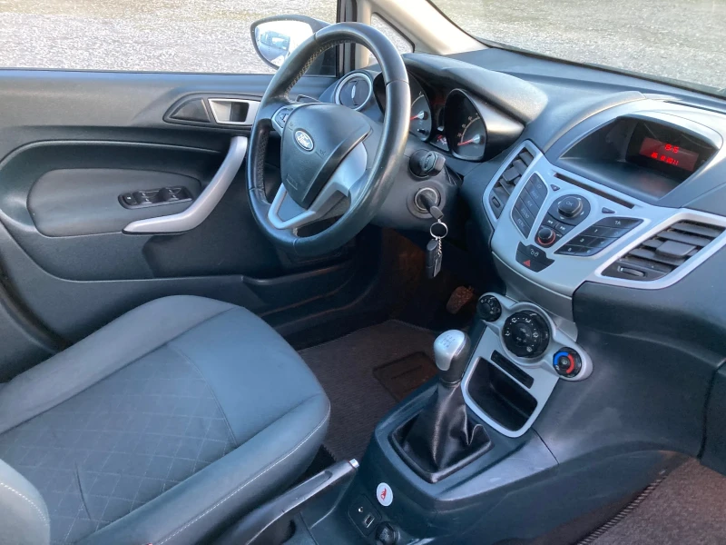 Ford Fiesta 1.4 TDCI, снимка 8 - Автомобили и джипове - 48602657