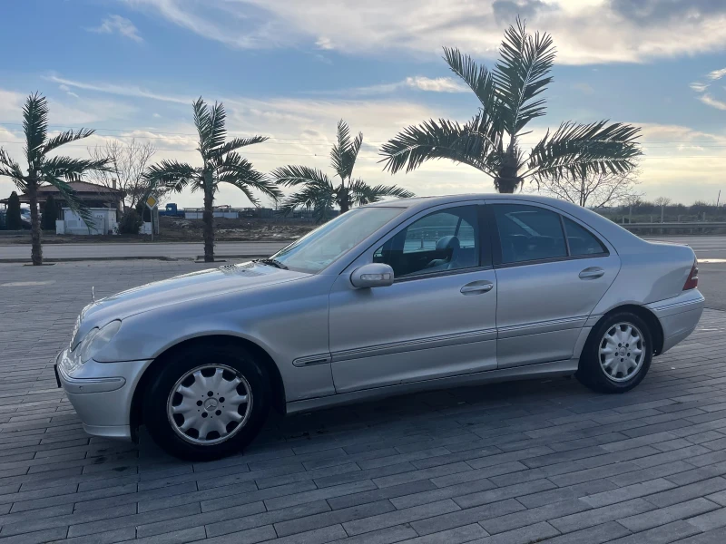 Mercedes-Benz C 220, снимка 2 - Автомобили и джипове - 48964780