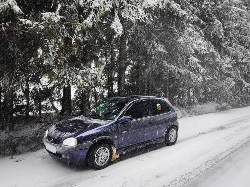 Opel Corsa B, снимка 4 - Автомобили и джипове - 48966872