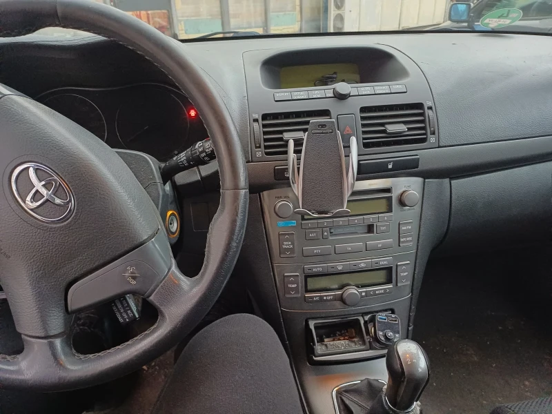 Toyota Avensis, снимка 5 - Автомобили и джипове - 53007827