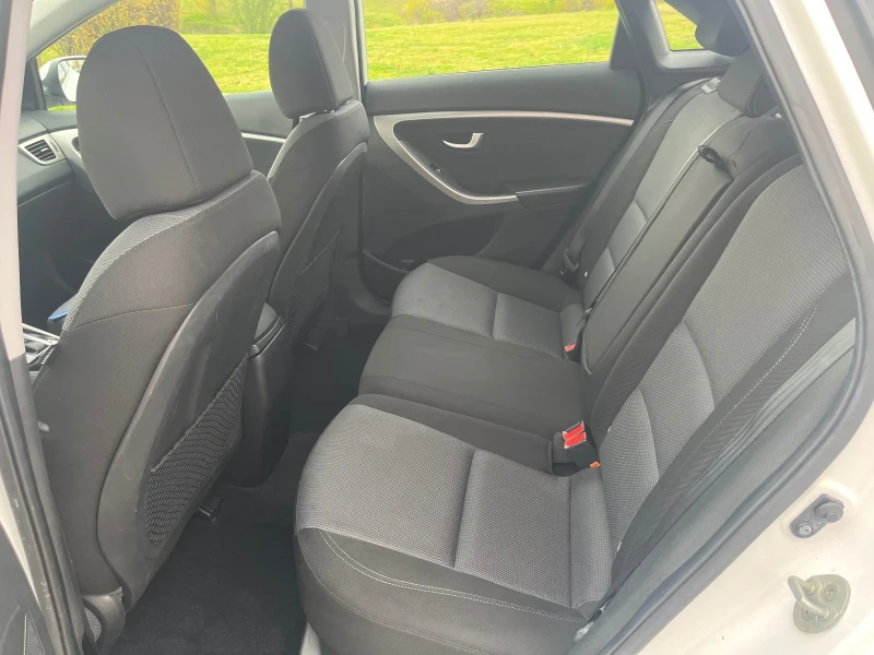 Hyundai I30 1.6D Avtomatik Full, снимка 13 - Автомобили и джипове - 52485759