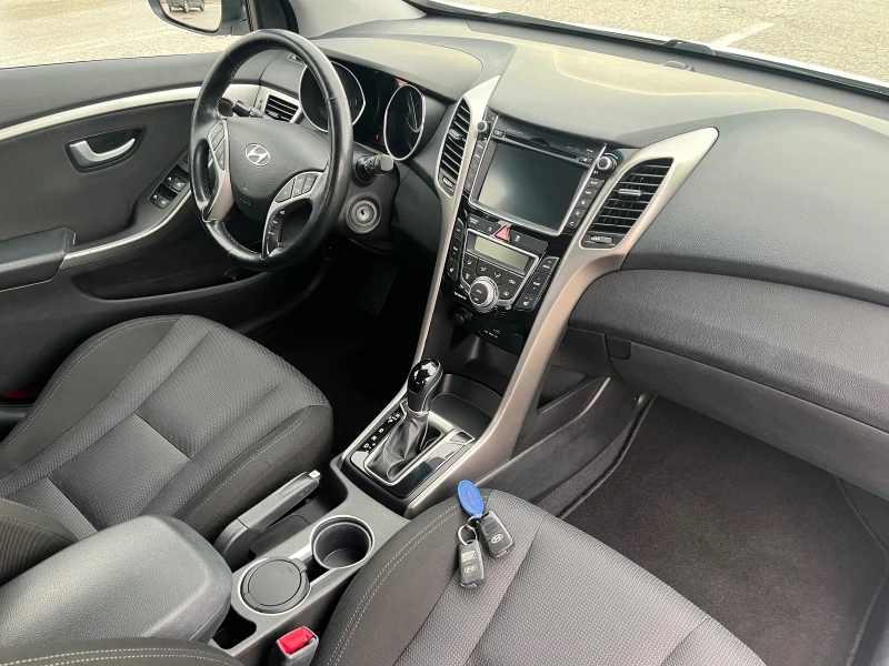 Hyundai I30 1.6D Avtomatik Full, снимка 9 - Автомобили и джипове - 52485759
