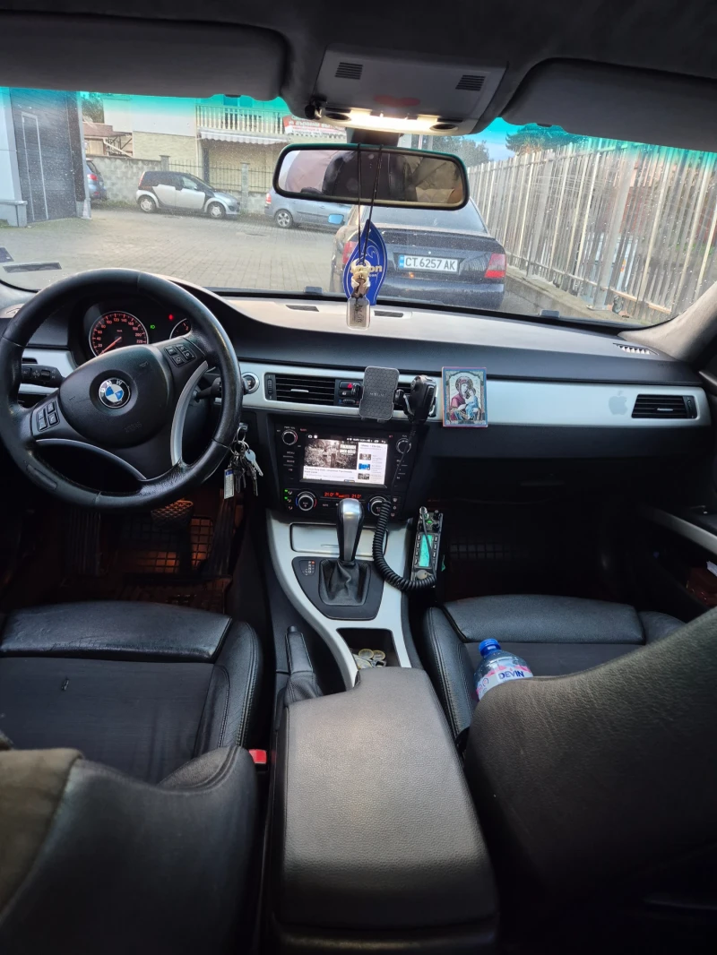 BMW 320, снимка 6 - Автомобили и джипове - 52512939