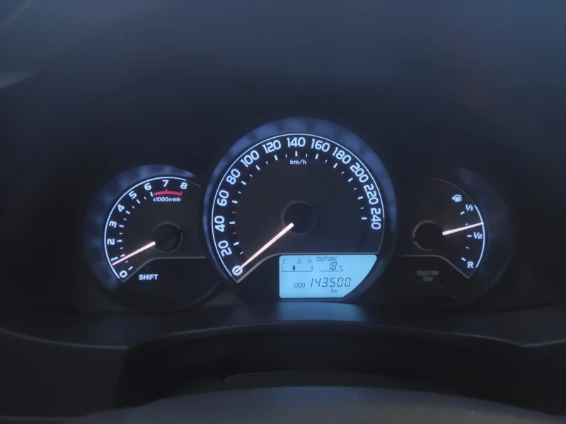 Toyota Corolla Бензин Газ / от България , снимка 9 - Автомобили и джипове - 52685840