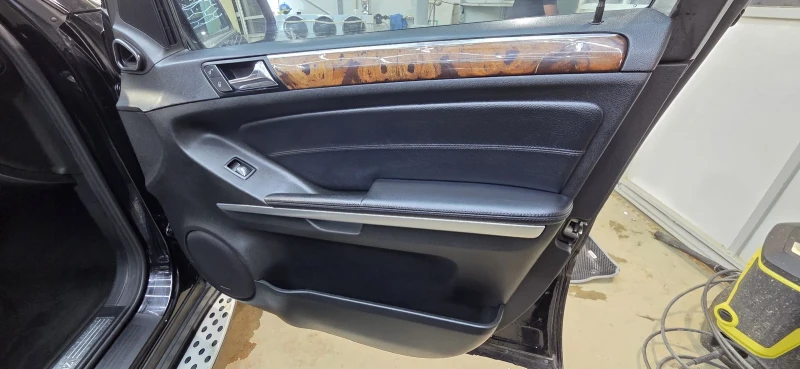 Mercedes-Benz ML 500 550, снимка 11 - Автомобили и джипове - 52859262