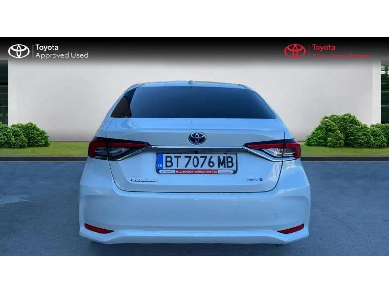 Toyota Corolla SDN 1.8H Executive Plus - изображение 6